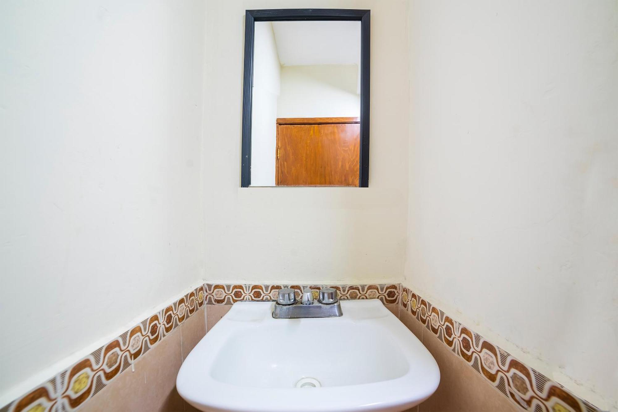 Capital O Hotel Casa Blanca Селая Экстерьер фото