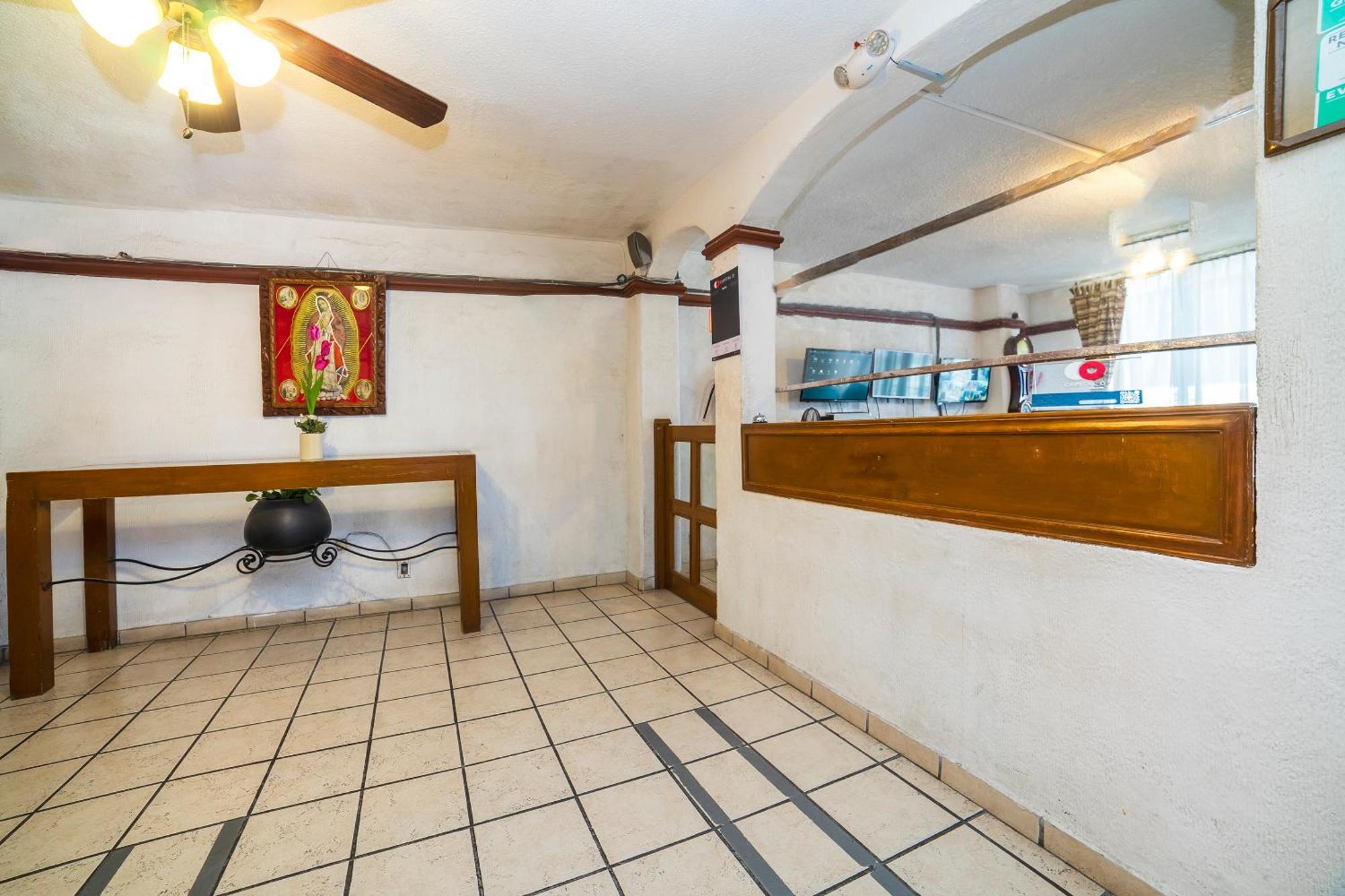 Capital O Hotel Casa Blanca Селая Экстерьер фото