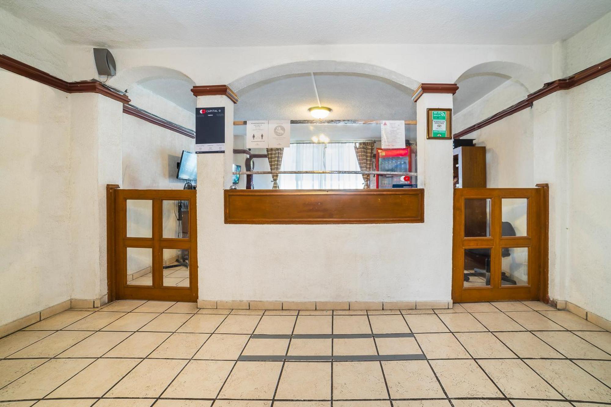 Capital O Hotel Casa Blanca Селая Экстерьер фото